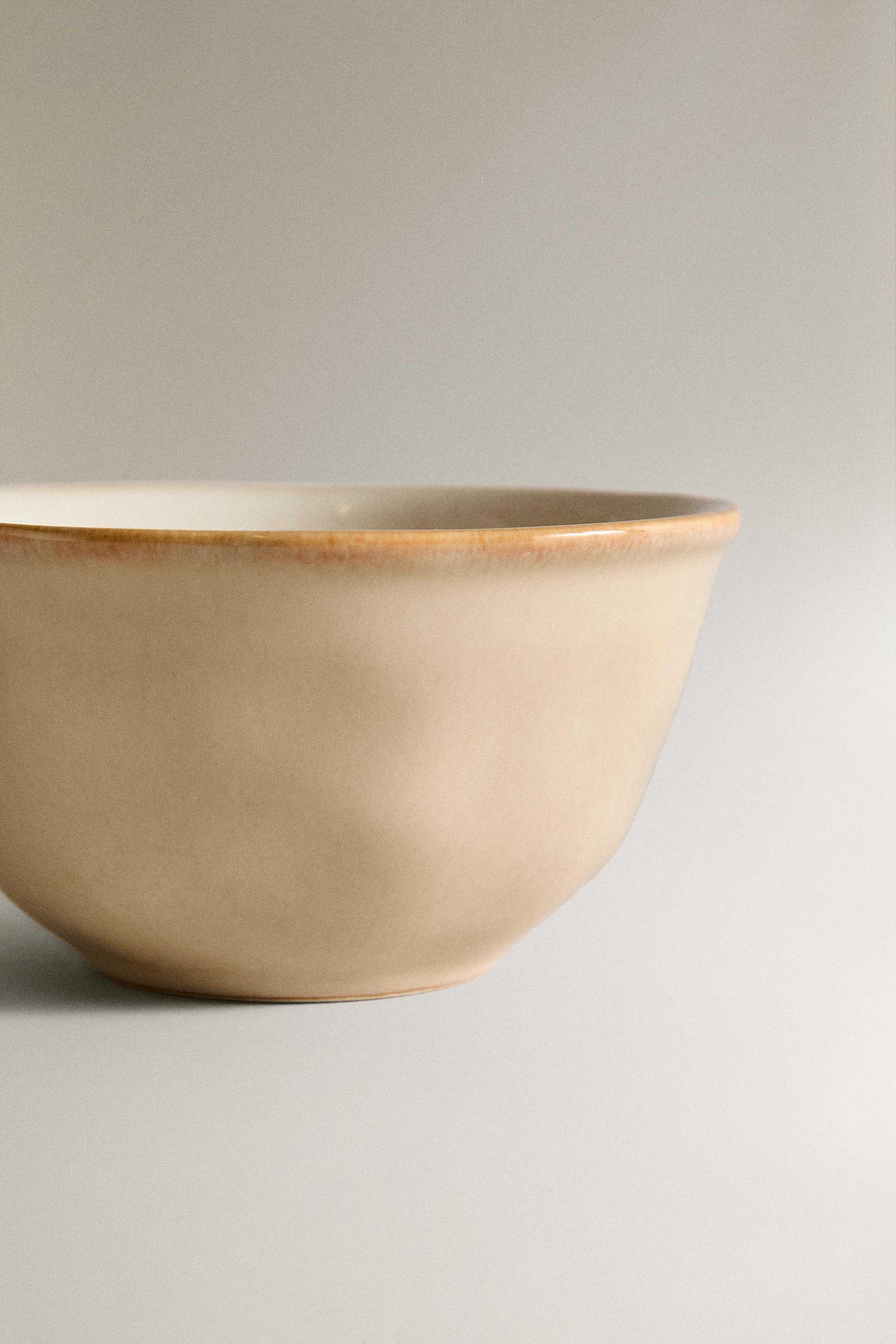 STONEWARE BOWL WITH IRREGULAR EDGE